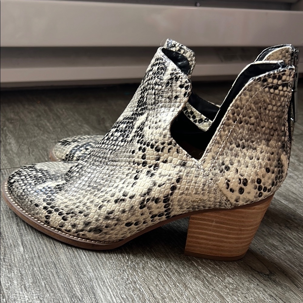 Blondo Waterproof Booties